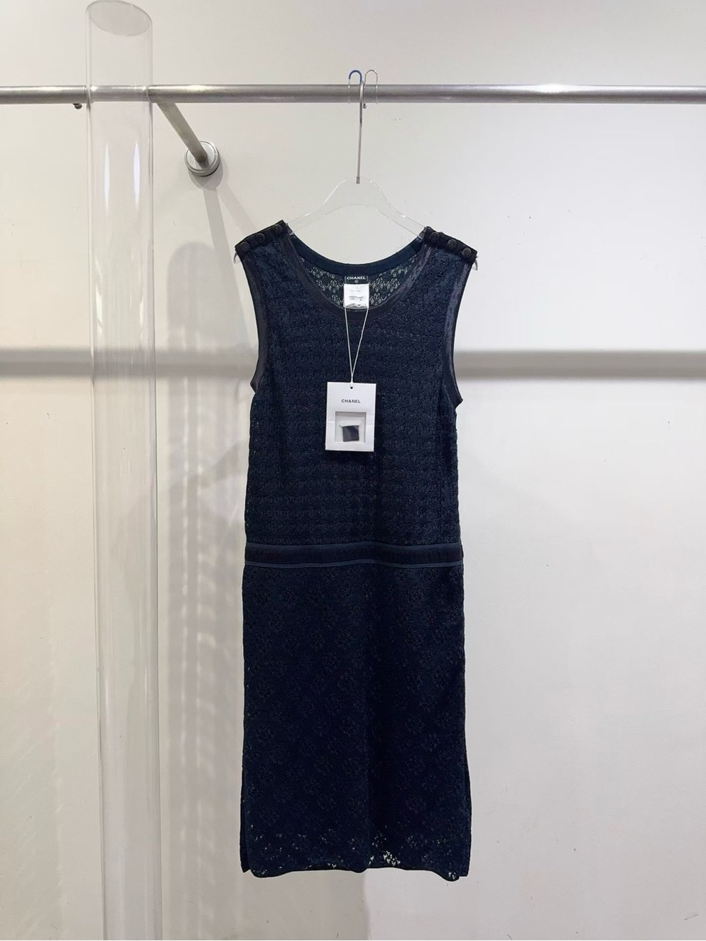 CHANEL Black Sleeveless Lace Shift Dress